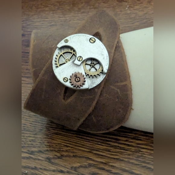 Steampunk ROUND "Gears"  asymmetrical Brown Leather - Picture 4 of 6